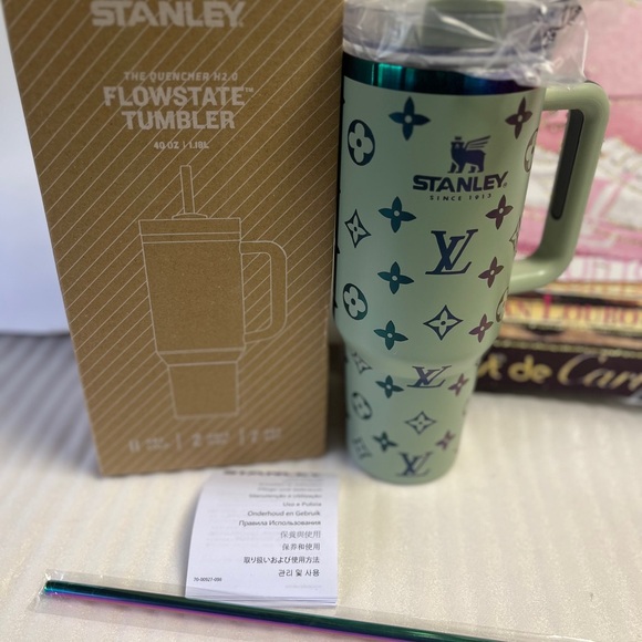 Stanley 40 oz Insulated Travel mug Green Tumbler - Picture 1 of 2